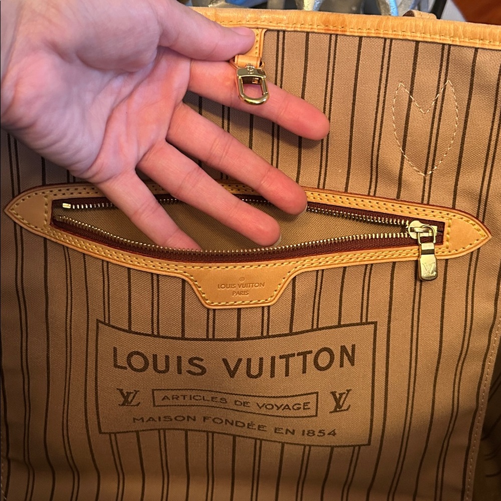 Louis Vuitton Neverfull Beige Monogram MM shoulder bag - Picture 6 of 16